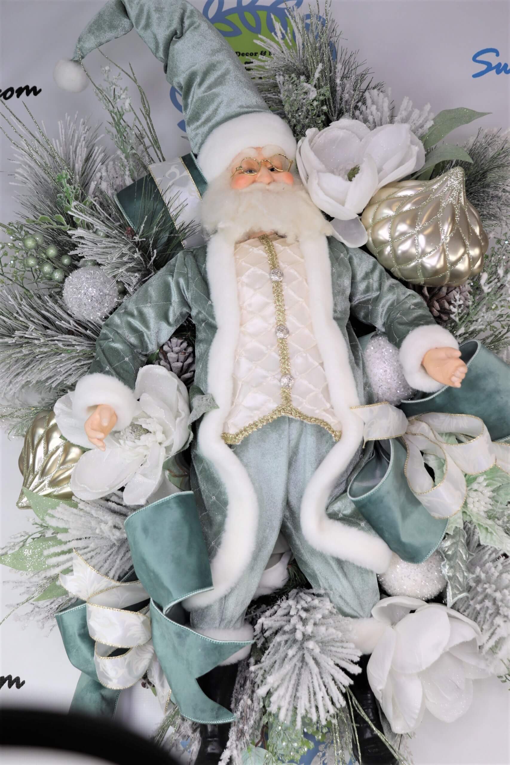 Christmas Santa Velvet Wreath Green White 0 scaled