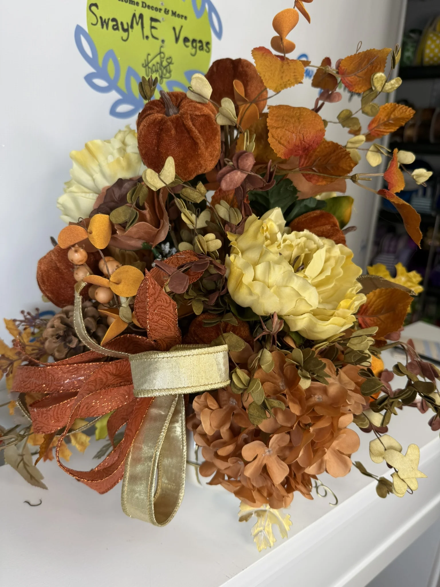 Elegant Fall Pumpkin Centerpiece (4)