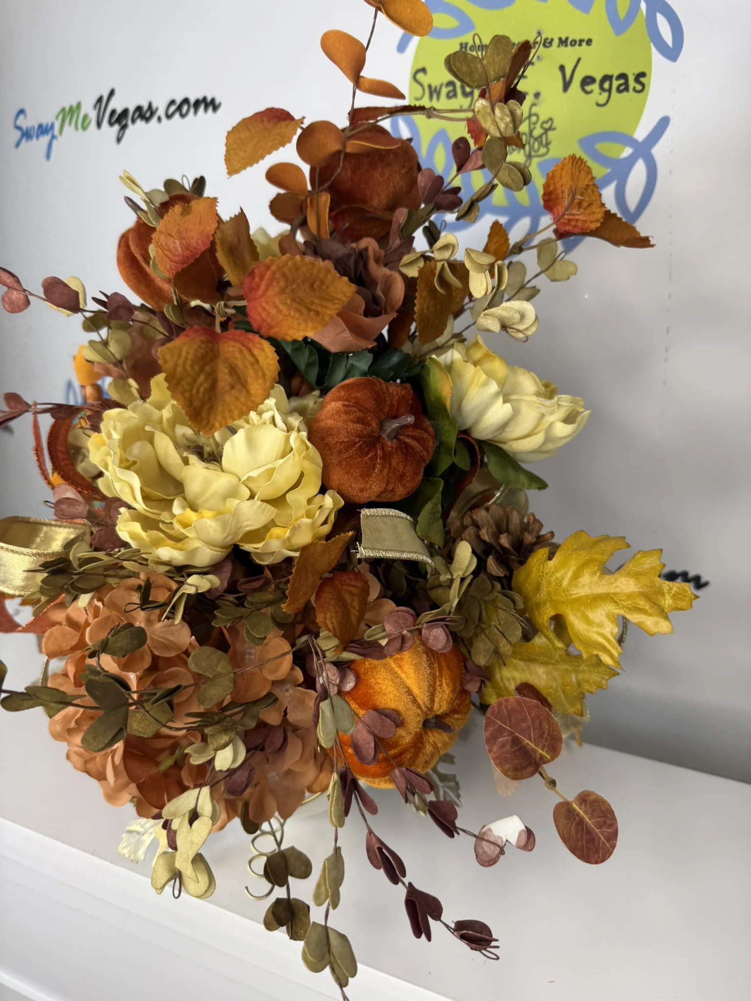Elegant Fall Pumpkin Centerpiece (8)