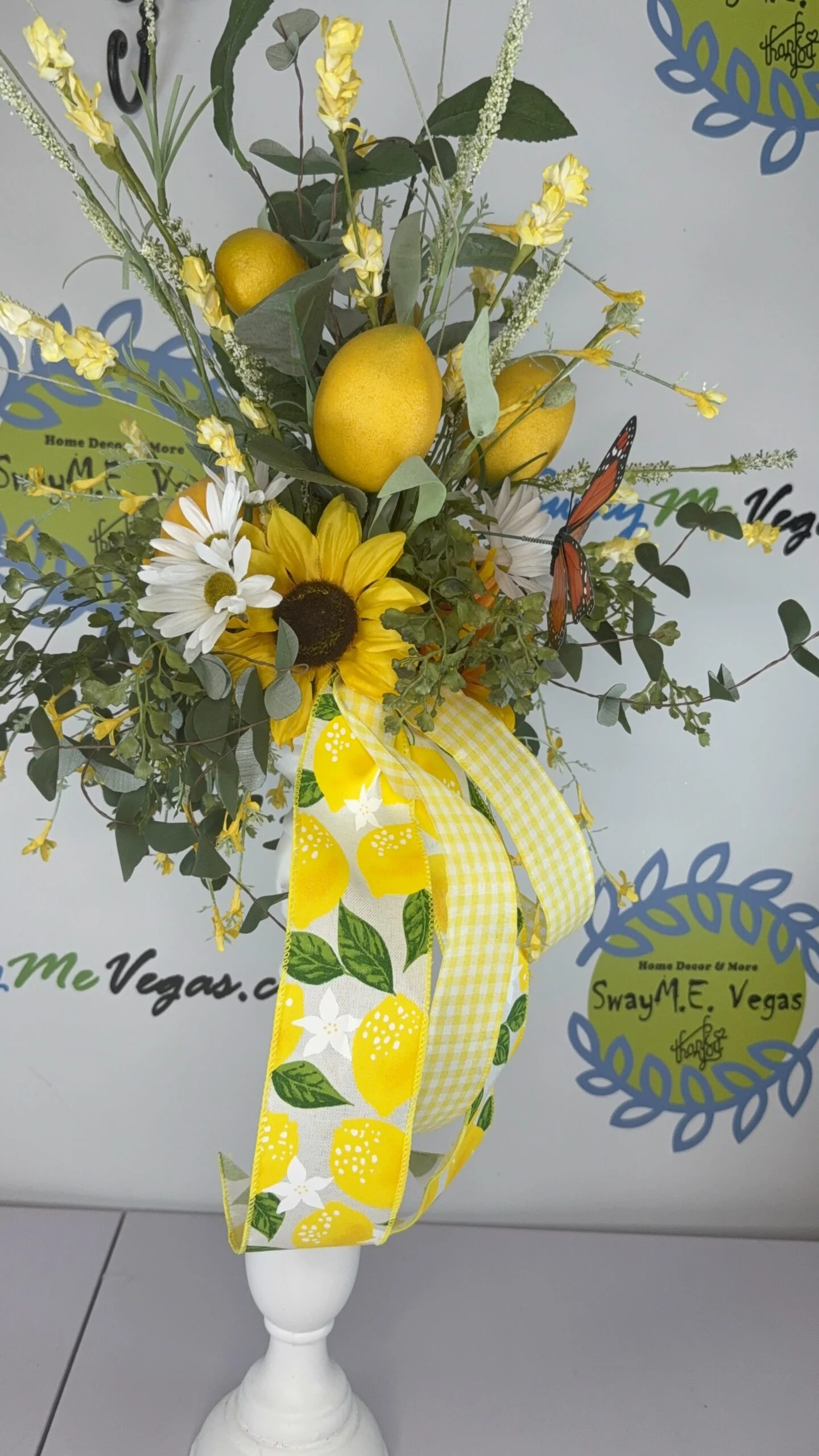 Lemon Sunflower Centerpiece (16)