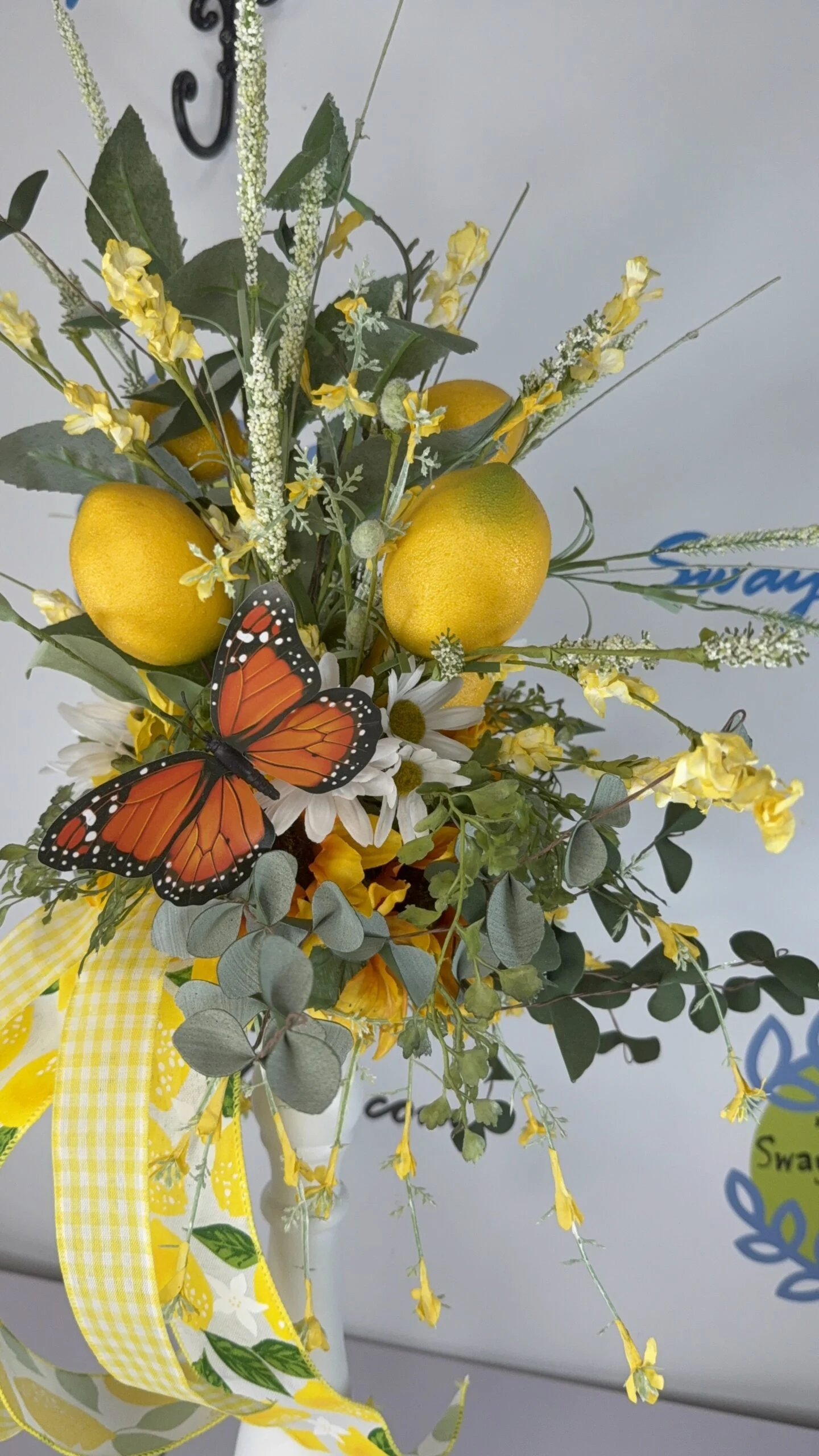 Lemon Sunflower Centerpiece (3)