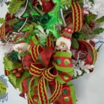Lighted Elf Christmas Wreath (5)