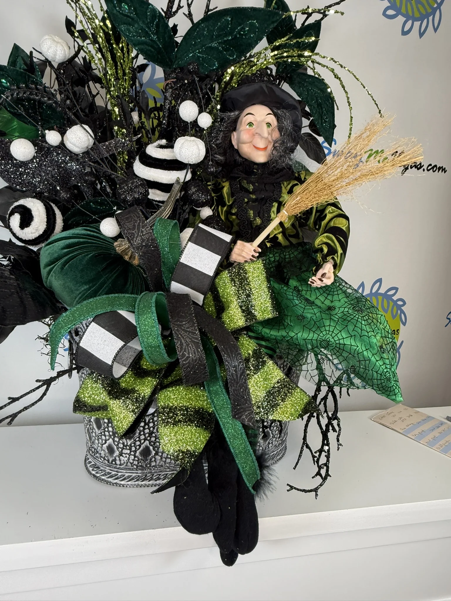 Luxury Witch Halloween Centerpiece (6)